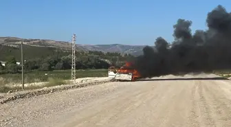 Amasya'da Seyir Halindeki Otomobilde Yangın Çıktı