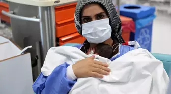 Iğdır'da Üçüz Bebek Sevinci: Sağlık Bakanlığı Ambulans Uçakla Yardım Etti