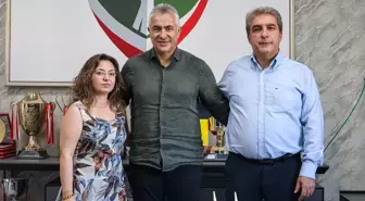 Amedspor'un Yeni Teknik Direktörü Mehmet Altıparmak Oldu