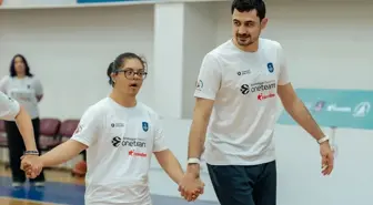 Anadolu Efes, One Team Projesi ile Özel Sporcuların Yanında