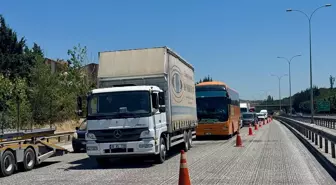 Anadolu Otoyolu'nda Otobüs ile Tır Çarpıştı: 3 Yaralı