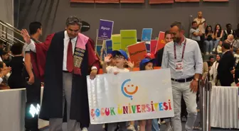 Anadolu Üniversitesi Mezuniyet Töreninde 3 Kuşak Bir Araya Geldi