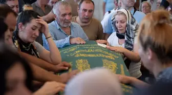 Yangında Hayatını Kaybeden Güvenlik Görevlisi Toprağa Verildi
