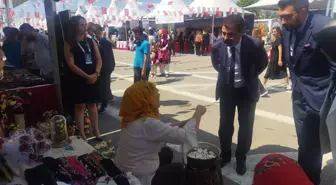 Ankara'da Hayat Boyu Öğrenme Festivali'nde İpek İğne Oyaları Tanıtıldı