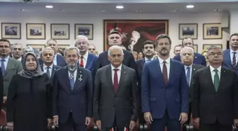 Ankara Üniversitesi Rektörü Ünüvar'a Macaristan Devlet Liyakat Nişanı verildi