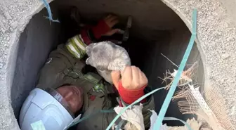 Antakya'da Gider Borusuna Düşen Köpek Yavrusu İtfaiye Tarafından Kurtarıldı