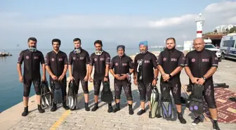 Antalya'da 15 Temmuz dolayısıyla denizde Türk bayrağı açıldı