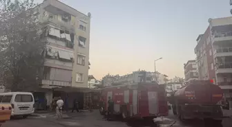 Antalya'da 4 Katlı Bina Yangını: İki Köpek Kurtarıldı