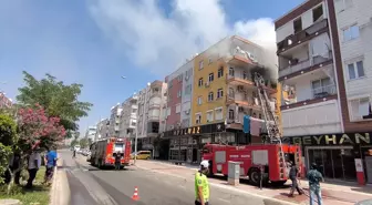 Antalya'da 5 Katlı Binada Yangın Çıktı