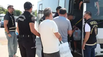 Antalya'da Eş Zamanlı Operasyon: 236 Şüpheli Yakalandı