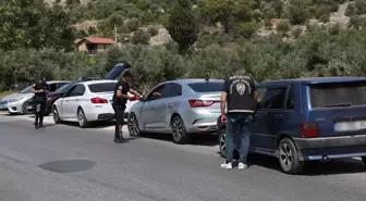 Antalya'da Eş Zamanlı Asayiş Uygulaması: Çok Sayıda Sorgulama ve Ceza