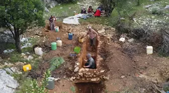 Antalya'da Geleneksel Sedir Katran Yağı Üretimi Devam Ediyor