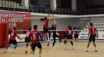 Antalya'da 8. Geleneksel Voleybol Turnuvası Tamamlandı