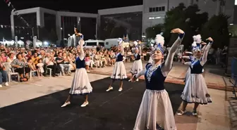 Muratpaşa'da Yöreler ve Renkler Festivali'nde Komşu Ülkeler Gecesi Düzenlendi