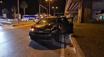Antalya'da Motosiklet ile Otomobil Çarpıştı: 1 Yaralı