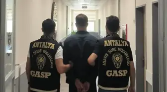 Antalya'da Oyuncak Tabancayla Soygun Girişimi: Zanlı Tutuklandı