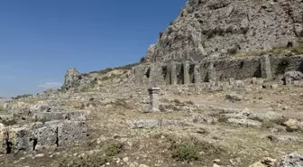 Sillyon Antik Kenti'nde Roma Dönemi Hayırseveri Menodora'nın Mezarı Bulundu