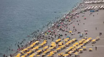 Antalya'da Kurban Bayramı Yoğunluğu: Sıcak Hava ve Kalabalık Sahiller