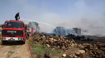 Antalya'da Sera Yangını İki Kamyoneti Kullanılamaz Hale Getirdi