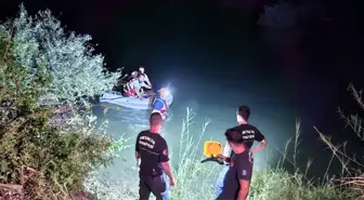 Manavgat Şelalesi Yakınında Mahsur Kalan 3 Kişi Kurtarıldı