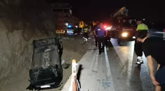 Manavgat'ta Otomobile Çarpan Kamyonet Sulama Kanalına Düştü: 3 Yaralı