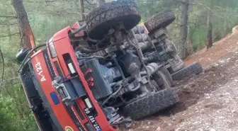 Kumluca'da Orman Yangınına Giden Arazöz Şarampole Devrildi