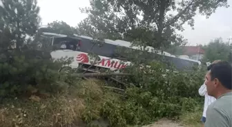 Antalya-Denizli Kara Yolunda Otobüs Kazası: 10 Yaralı