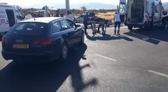 Korkuteli'de Otomobil Kazası: 3 Yaralı