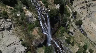 Kaş'ta Uçarsu Şelalesi ve Yeşilgöl, Yaz Sıcaklarında Serinlemek İçin Uygun Nokta