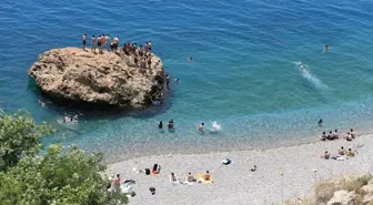 Antalya Sahillerinde Kurban Bayramı Yoğunluğu