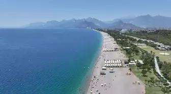 Antalya Sahillerinde Yaz Yoğunluğu