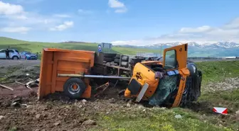 Ardahan'da Tuzlama Aracı Devrildi: Sürücü Yaralandı