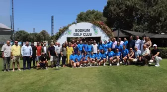 Armada Praxis Yalıkavak Hentbol Takımı Yeni Yönetimiyle Medya Karşısında