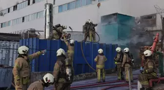 Arnavutköy'de 4 Katlı Fabrikada Yangın