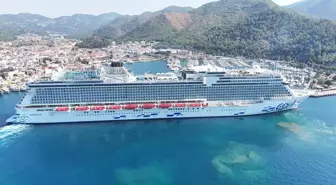 Marmaris'e Gelen Kruvaziyer Gemisi 1750 Yolcu Getirdi