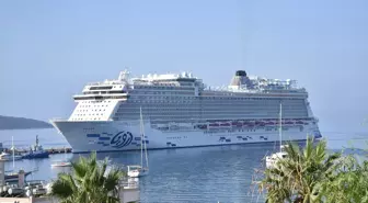 Bodrum'a Aroya Kruvaziyeri İle 2.683 Yolcu Geldi