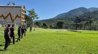 Artvin'de Sel ve Heyelan: Turistler Helikopterle Tahliye Edildi