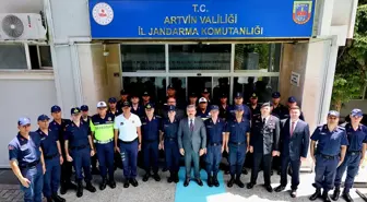 Artvin Valisi Ergün'den Bayram Ziyaretleri ve Güvenlik Tedbirleri