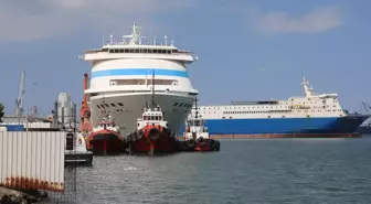 Rus Kruvaziyeri 'Astoria Grande' Samsun Limanı'na Demirledi
