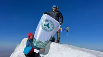 ATAK Doğa ve Arama Kurtarma Derneği Ağrı Dağı'na Tırmandı