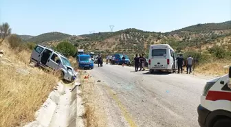 Aydın'da Minibüs ile Hafif Ticari Araç Çarpıştı: 14 Yaralı