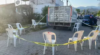 Park Halindeki Kamyonetin Kasasından Düşen 4 Yaşındaki Çocuk Hayatını Kaybetti