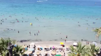 Aydın'da Sıcak Havada Sahillerde Yoğunluk, Kent Merkezinde Sakinlik