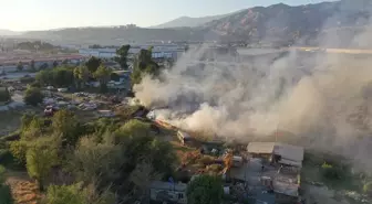 Aydın'da Yediemin Otoparkında Yangın: 5 Araç ve 30 Motosiklet Hasar Gördü