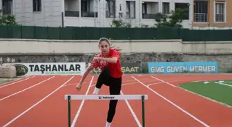 14 Yaşındaki Ayşe Nazlı Aydın, Atletizmde Türkiye Şampiyonlukları ve 50 Madalya Elde Etti
