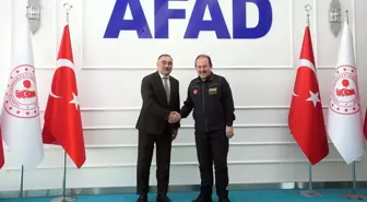 Azerbaycan, AFAD Personeline İşbirliği Rozeti Takdim Etti
