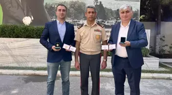 Azerbaycan Savunma Bakanı, AA Muhabirlerini Ödüllendirdi