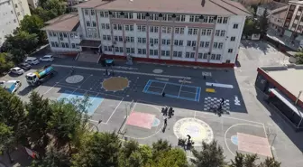 Bağcılar Belediyesi'nden Öğrencilere Geleneksel Oyun Alanları