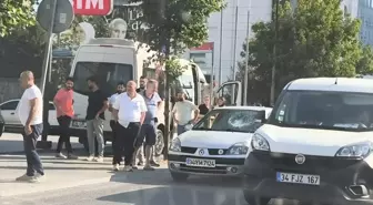 Bağcılar'da Trafikte Kavga: Motosikletli Sürücü Camı Kırdı