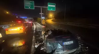 Bahçelievler'de Seyir Halindeyken Yanan Otomobil Kullanılamaz Hale Geldi